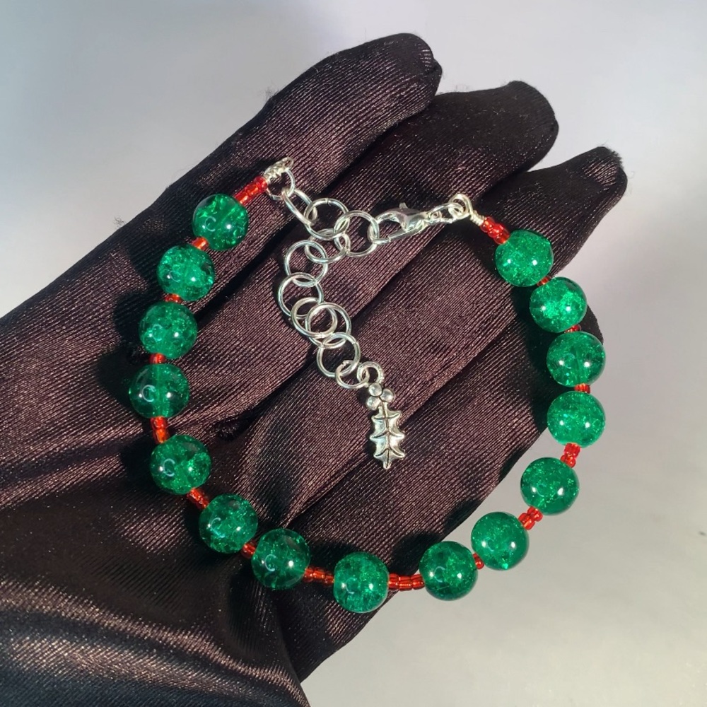 FOREST BERRY — Designer Handmade Green & Red Crackle Glass Seed Beaded Bracelet